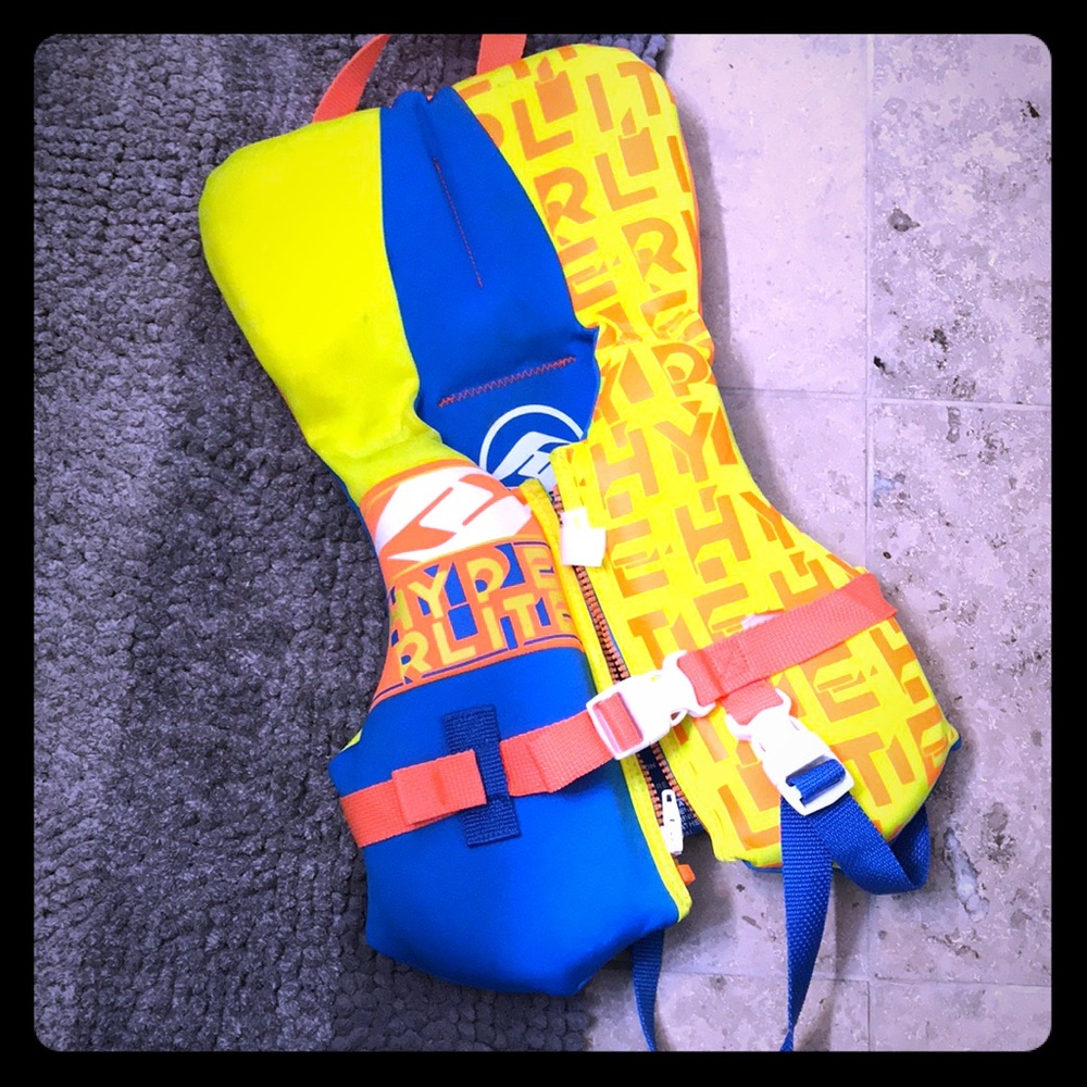 Infant-toddler life-vest up to 30lbs